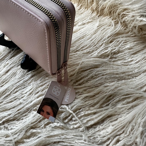 Daisy Fuentes Soft Pink Wallet - Picture 7 of 13